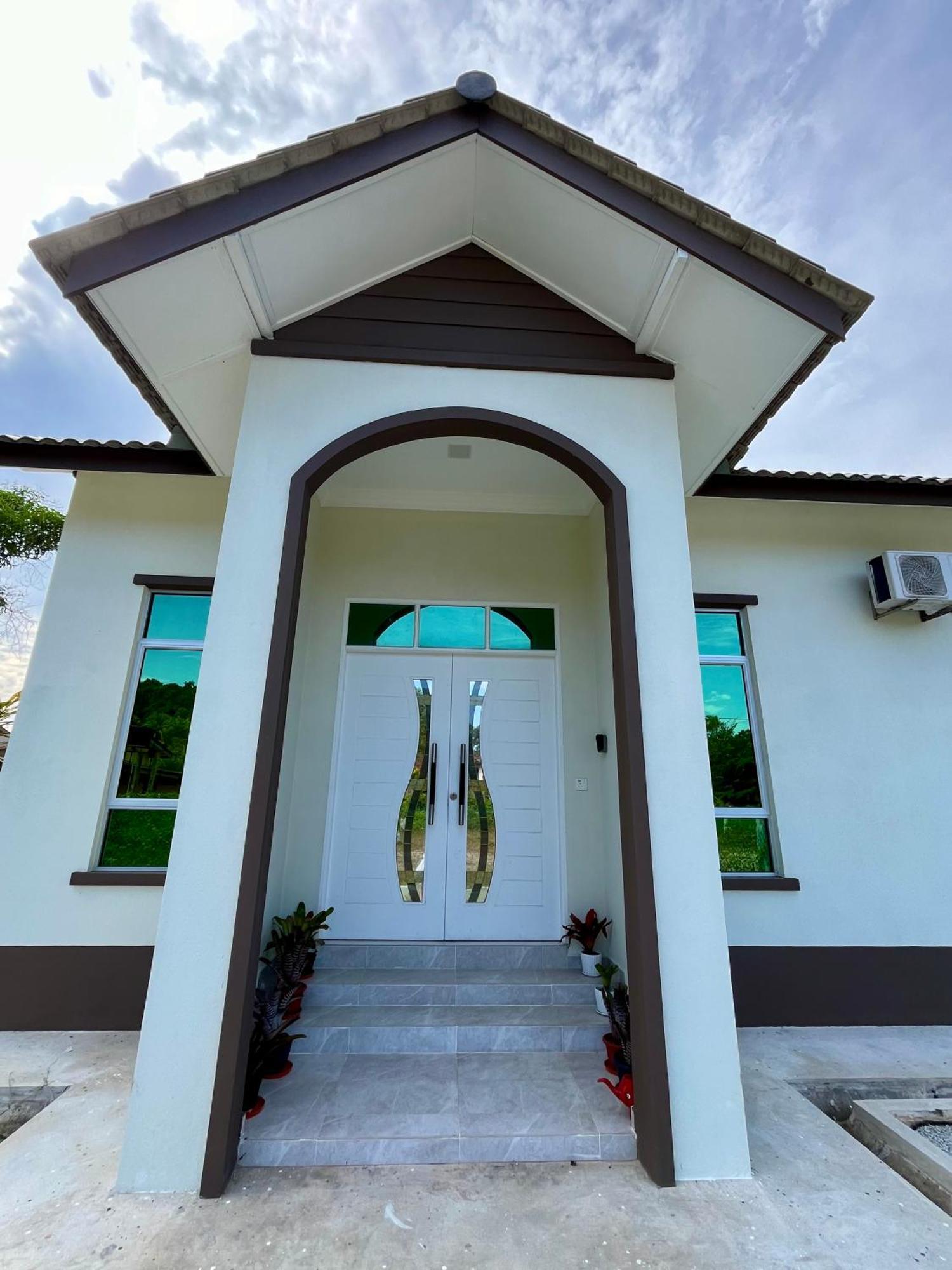 The Broms Villa Kuala Terengganu Eksteriør billede