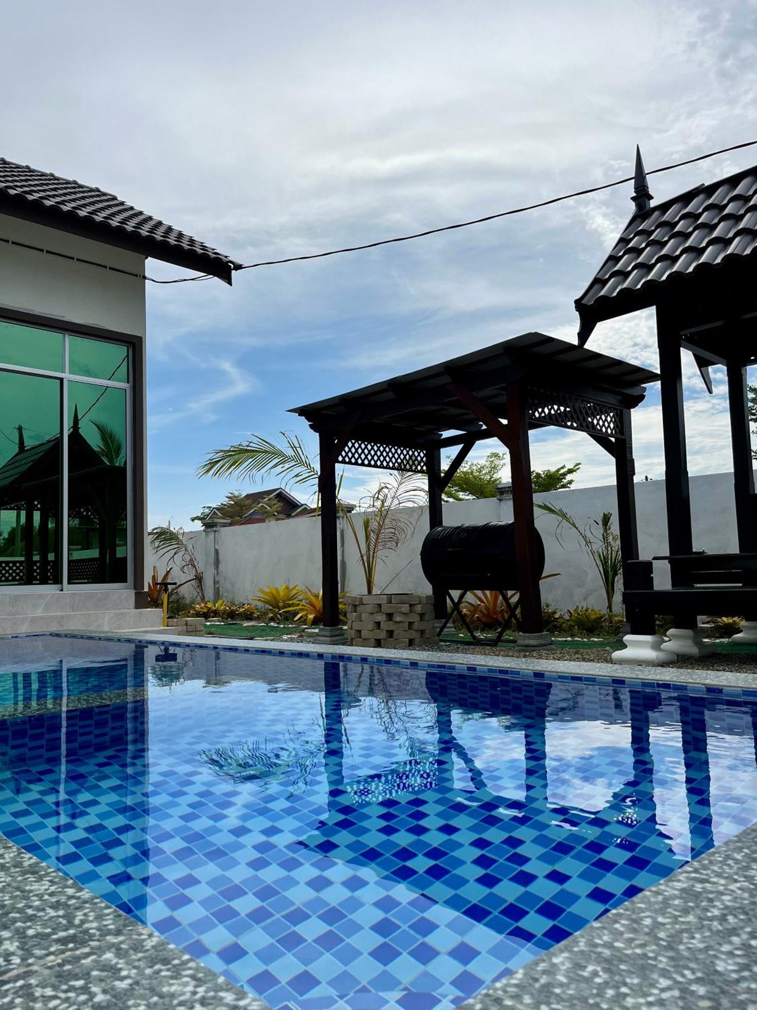 The Broms Villa Kuala Terengganu Eksteriør billede